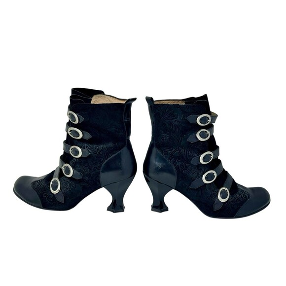 JOHN FLUEVOG Vermeer Baroque Black Buckle Ankle Boots Victorian Granny Size 8 - Picture 7 of 14